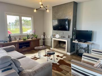 Casa · 214m² · 4 Quartos · 2 Vagas · Casa com 04 dormitórios mobiliada no Reserva das Águas em Torres RS