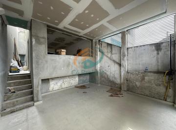 Casa · 180m² · 4 Quartos · 2 Vagas · Sobrado de Rua em Vila Ede - São Paulo, SP