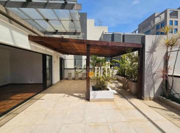 10610bd6a0ef920810fa57a749c836e8f9f8c4de · Cobertura Térrea com 136 m², Varanda Ampla e 2 Vagas na Vila Olímpia