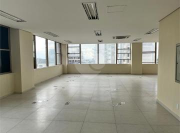 Comercial · 130m² · 3 Vagas · Salas à venda em Cidade monções - SP