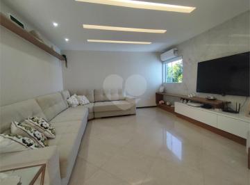 Casa · 220m² · 3 Quartos · 3 Vagas · Condomínio com 3 quartos à venda em Sapê - RJ