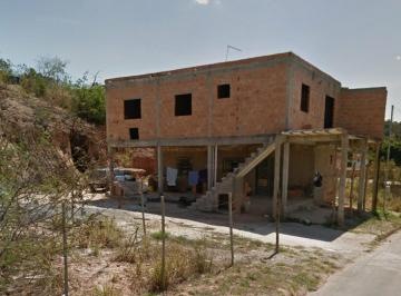Ótima oportunidade para quem busca tranquilidade e investimento. Lote de 645m2 c · Lote com 2 casas 645m2
