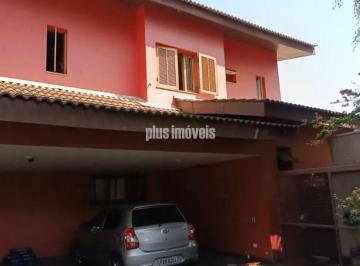 Casa · 380m² · 4 Quartos · 6 Vagas · Sobrado à venda na Região do Butantã com 600 metros do Metrô Butantã, o imóvel está localizado numa