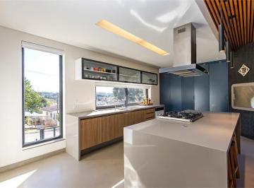 Casa de 4 quartos, Curitiba · Ampla Casa nas Mercês com 406 m² e 4 Quartos