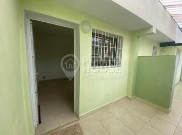 Casa · 117m² · 3 Quartos · 1 Vaga · Casa para alugar de 117m² com 3 suítes no bairro do Aeroporto,cozinha e garagem