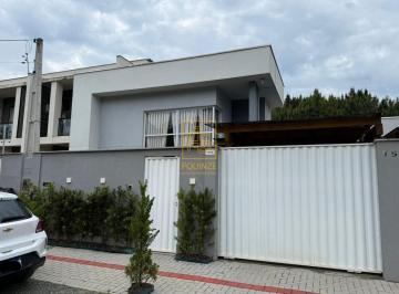 Casa · 77m² · 3 Quartos · 1 Vaga · Casa molibilia em Balneário Piçarras poucos metros da praia.
