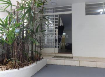 Casa · 133m² · 3 Quartos · 2 Vagas · Casa Padrão para Locação com 3 Dormitórios para Locação no bairro Centro