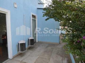 Casa · 302m² · 3 Quartos · 4 Vagas · Casa com 03 quartos,  área Gourmet, elevador, garagem para 04 carros, em Praça S
