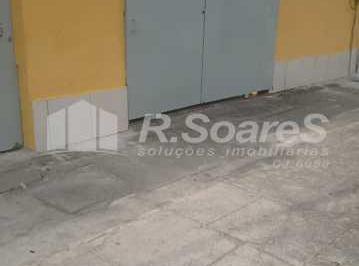 Casa · 80m² · 2 Quartos · 2 Vagas · casa vazia com 2 quartos,  garagem pra dois carros, em Bento Ribeiro.