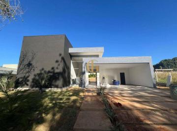 edeb2d716775734f6ac12691362a23d358922fe8 · Casa em Lagoa Santa no Condomínio Estancia das Aroeiras