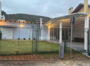 4ab5e172daabf7fc2e13b745a1bd71078df2e3c9 · Casa com 3 dormitórios para alugar, 200 m² por R$ 1.880,00/dia - Centro - Porto Belo/SC