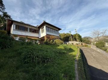 202510070858505170.jpg · Casa para Venda em Teresópolis, Várzea, 4 dormitórios, 1 suíte, 4 banheiros, 4 vagas