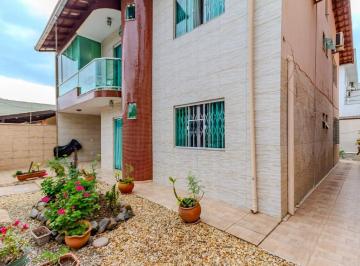 Casa · 242m² · 4 Quartos · 3 Vagas · Casa à venda no Centro de Balneário Camboriú