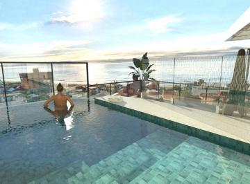 Piscina privativa no andar de cima da cobertura duplex (imagem ilustrativa) · Cobertura duplex à venda no Edifício Brava Vel