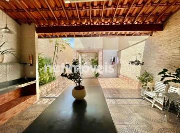 Casa · 196m² · 4 Quartos · 4 Vagas · Casa geminada com 4 quartos no Paquetá