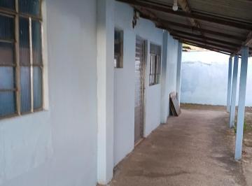 Foto 01 · Casa para locação em Resende-RJ, bairro Alegria: 1 quarto, 1 sala, 1 vaga de garagem, 35m² de área.