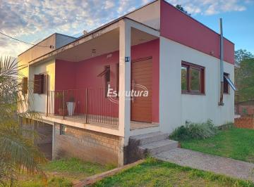 Casa · 155m² · 3 Quartos · 4 Vagas · Casa à venda, uma oportunidade imperdível com 3 dormitórios, sendo 1 suíte