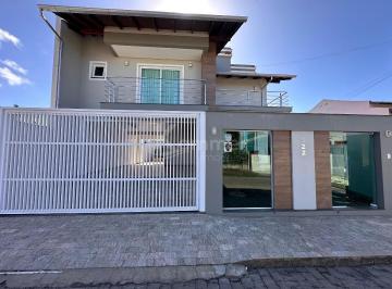 Foto 01 · Casa de alto padrão à venda na praia da Armação em Penha