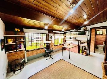 Casa · 203m² · 3 Quartos · 3 Vagas · Sobrado com 9 Salas à venda, 203 m² por R$ 1.540.000 - Centro - Santo André/SP