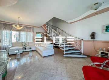 Casa · 445m² · 3 Quartos · 10 Vagas · Casa Assobradada que Une Espaço, Conforto e Sofisticação