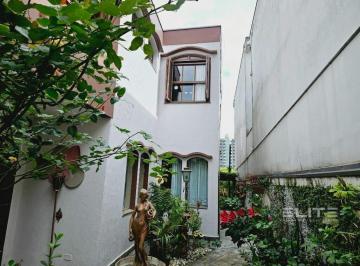 Casa · 339m² · 3 Quartos · 4 Vagas · Sobrado 500m² de terreno Bairro Jardim