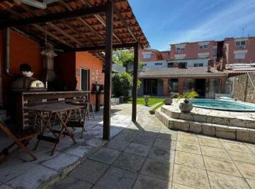 Casa · 155m² · 2 Quartos · 2 Vagas · Casa rústica com piscina à venda no bairro Três Vendas – Pelotas/RS