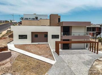 Casa · 307m² · 5 Quartos · 4 Vagas · Casa residencial à venda em Jardim Botânico, Brasília – 5 quartos, 3 suítes, 306,51 m² internos