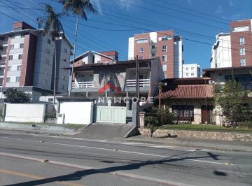 Casa · 240m² · 4 Quartos · 3 Vagas · Casa em  Avenida Antônio Ramos Alvim - Floresta - Joinville/SC