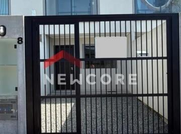 Casa · 80m² · 2 Quartos · 1 Vaga · Sobrado em Rua Izidoro Bernardino - Vila Nova - Porto Belo/SC