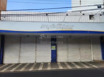 Comercial · 300m² · 3 Vagas · Salão comercial amplo no Centro com com acessibilidade.