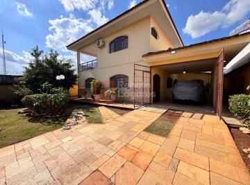 Casa · 420m² · 5 Quartos · 4 Vagas · Sobrado residencial no Santa Genoveva – lote amplo e bem localizado