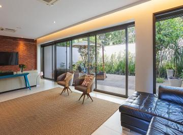 Casa · 520m² · 4 Quartos · 4 Vagas · Cidade Monções/ Vista para o jardim/4 suítes/ Rooftop com piscina e área gourmet