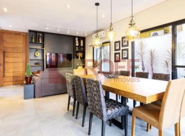 Casa · 234m² · 3 Quartos · 4 Vagas · Venda | Casa em excelente rua de Moema | 250m², 3 suítes e 4 vagas | Alto padrão residencial.