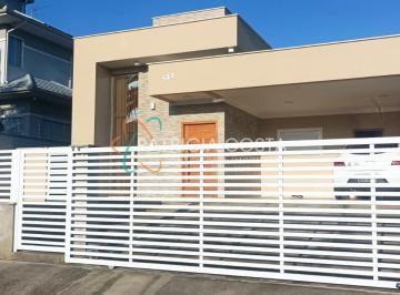 Casa · 4 Quartos · 1 Vaga · Bela Casa no Centro em Paulo Lopes/SC