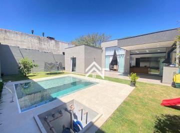 Casa Térrea à Venda no Condomínio Shangri-La · Casa com 3 dormitórios à venda, 185 m² por R$ 1.890.000,00 - Jardim Shangri-Lá - Atibaia/SP