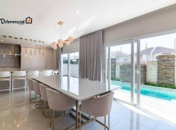 5c6f8062fe0fb72a1ce3d1b3972060977d201131 · Casa com 4 dormitórios à venda, 315 m² por R$ 3.600.000,00 - Xaxim - Curitiba/PR