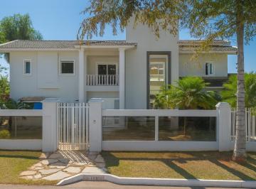 Fachada Classica · Mansão com 4 Suites, Piscina Aquecida, Horta, Arvores Frutíferas, Sala de Cinema