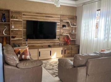 Casa · 232m² · 4 Quartos · 3 Vagas · Casa Térrea em Jardim das Azaléias, Poços de Caldas/MG