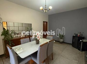Casa · 400m² · 3 Quartos · 2 Vagas · Oportunidade de moradia e investimento, casa no bairro Sagrada Família!