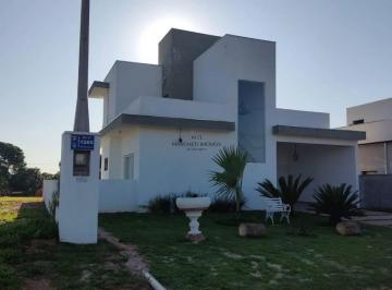 Casa · 163m² · 3 Quartos · 2 Vagas · Casa em Condomínio com Piscina em Ninho Verde 2 Eco Residence, Pardinho - Venda e Aluguel