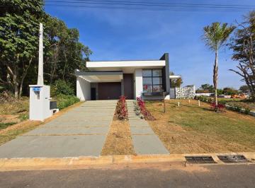 Casa · 170m² · 3 Quartos · 2 Vagas · Casa à venda no Ninho Verde 2 Eco Residence, Pardinho - Com Piscina e Portaria 24h