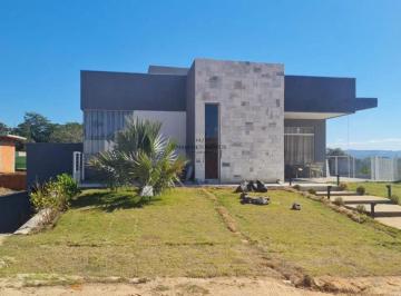 Casa · 330m² · 5 Quartos · 4 Vagas · Casa à venda no Ninho Verde 2 Eco Residence, Pardinho - 330m²