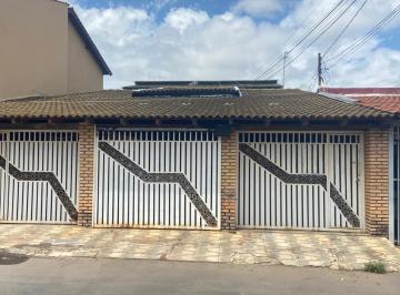 Casa de 8 quartos, Gama · CASA COM 04 QUARTOS E 02 KITINETES DE 02 QUARTOS