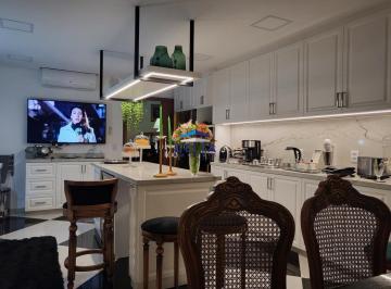 Casa · 369m² · 4 Quartos · 1 Vaga · Casa com 4 dormitorios, sendo 1 suite,  á venda em Torres/RS