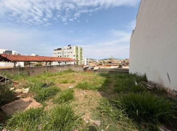 Terreno · 300m² · Lote à venda no bairro Manoel Valinhas com 300 m².