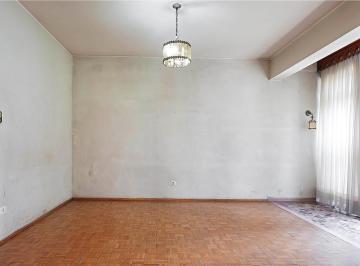 IMG_20260620_181554_000.jpeg · Funcional apartamento para venda em Higienópolis com 3 quartos, sendo 1 suíte, 260m² - remaxfront#RO