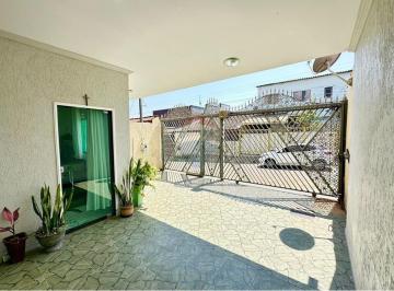 Casa · 180m² · 3 Quartos · QR 604 SOBRADO 4  QUARTOS SENDO UMA SUÍTE SAMAMBAIA NORTE