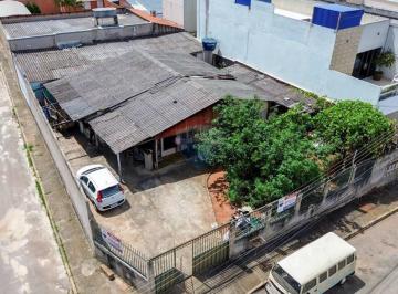 Casa · 440m² · 3 Quartos · 4 Vagas · Lote de Esquina plano regularizado na Vila Planalto  Próximo à Concha Acústica e à Orla do Lago Para