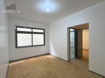 Living · Apartamento 1 dormitório reformado no coração do Centro Histórico