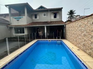 Casa · 211m² · 3 Quartos · 3 Vagas · Imperdível oportunidade de adquirir casa com 3 quartos e 211m² em Praia Grande-SP, bairro Real!